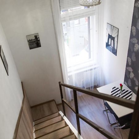 Modern Budget Lofts In The City Centre 布达佩斯 外观 照片